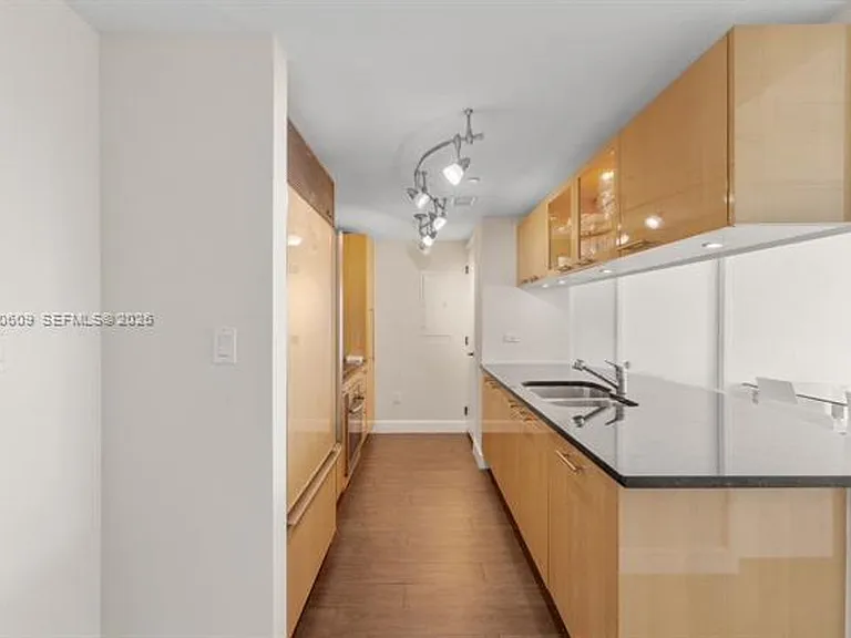 6801 Collins Avenue Cu #LPH10 — Photo 4
