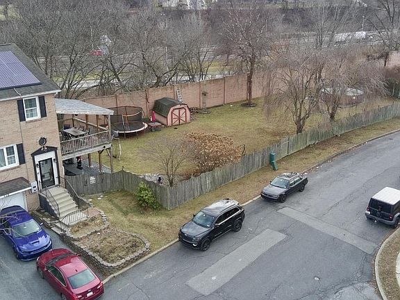 2nd image of 238 Vista Dr