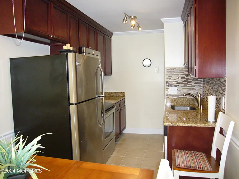 1201 Ocean Ave #106 — Photo 6