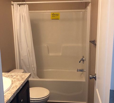 5th image of 18 Windridge Ln