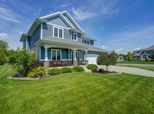 808 Smithland Ln, Cottage Grove, WI 53527