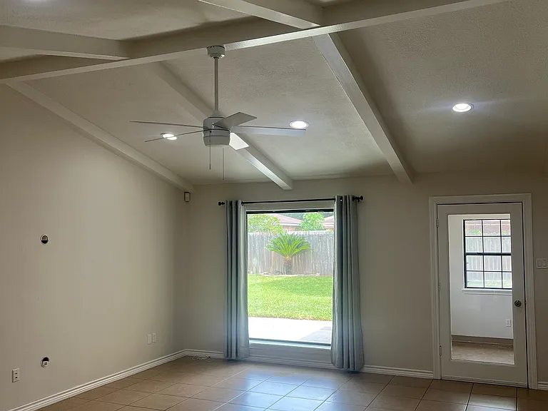 3313 Kiwi St — Photo 14