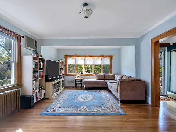 5th image of 95 Norden St