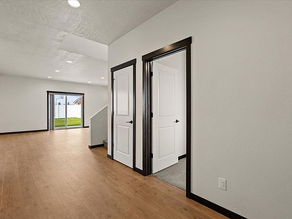 5th image of 2891 Corvus St