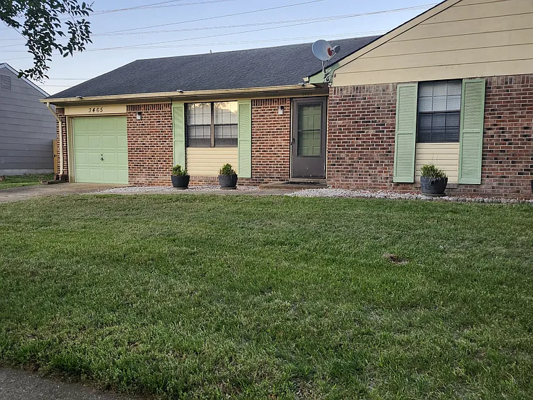3465 Woodbaugh Dr — Photo 1