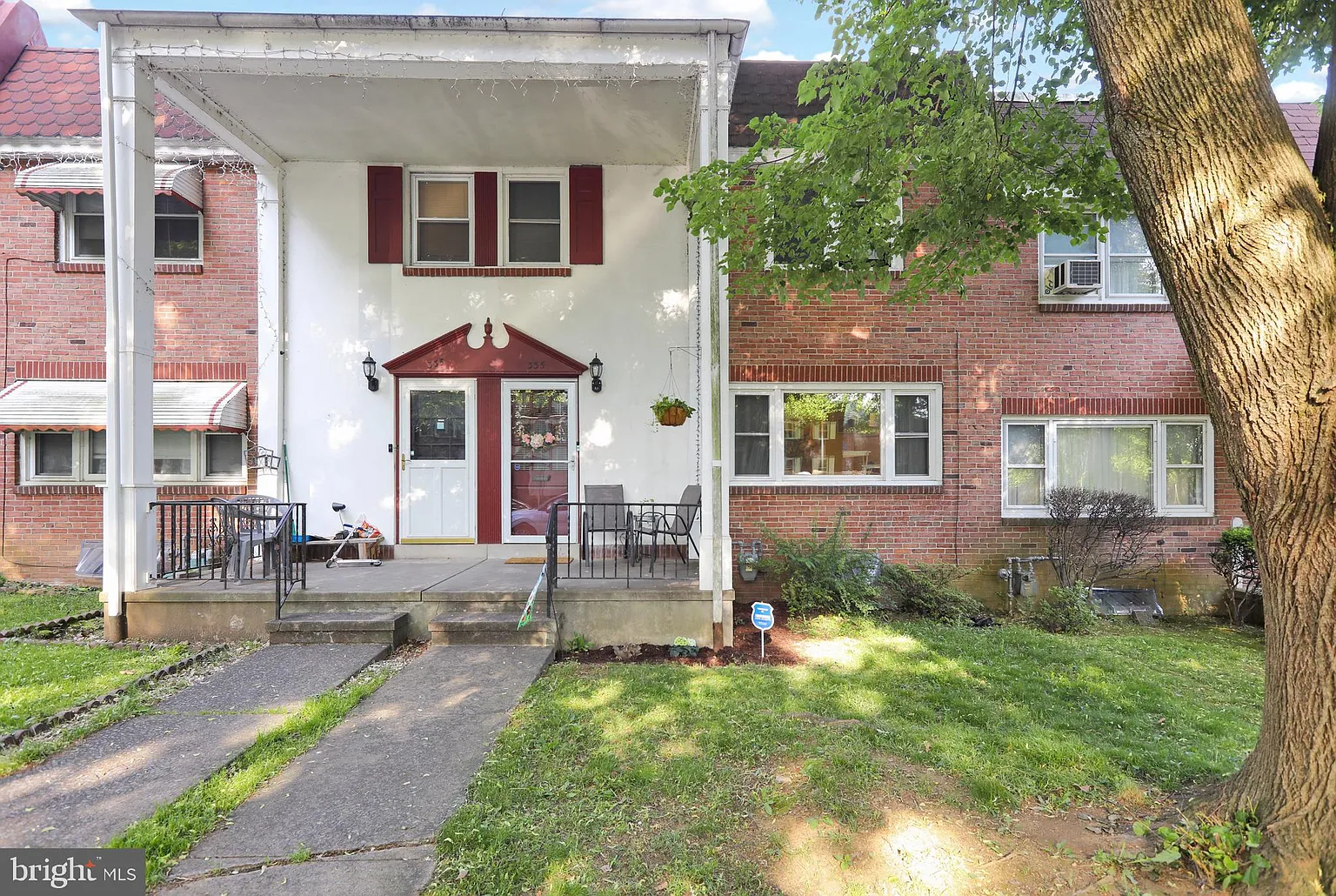 335 Linden Ln photo 1