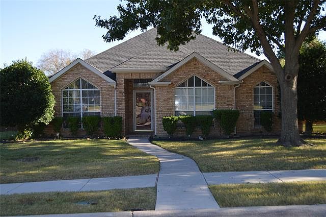 1st image of 4620 Ferncrest Dr
