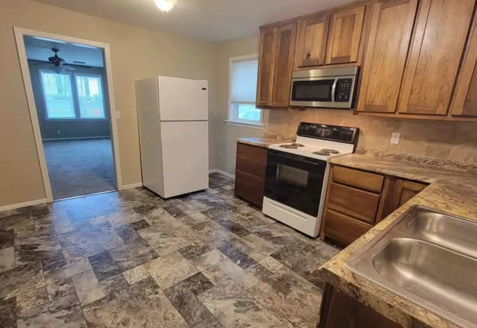 3 Bedroom House in Pryor — Photo 4