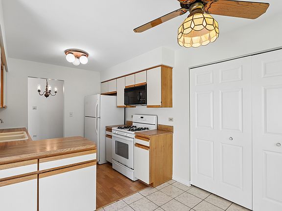 3rd image of 0N112 Windermere Rd Unit 1908