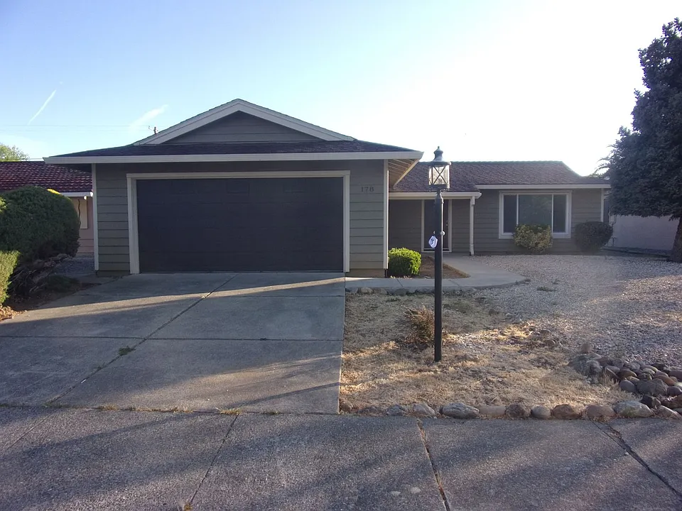 178 Rainier Cir