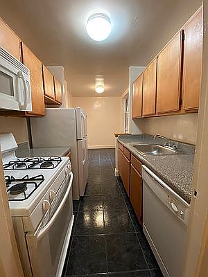 5th image of 83-19 141st St #26