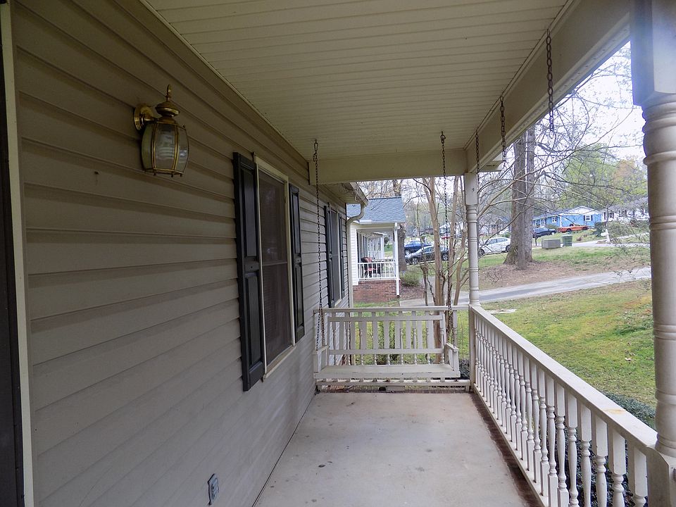 1st image of 309 Pinonwood Dr
