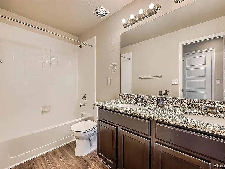2nd floor bathroom