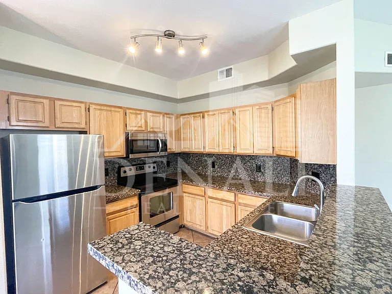 2929 W Yorkshire Dr #1019 — Photo 8