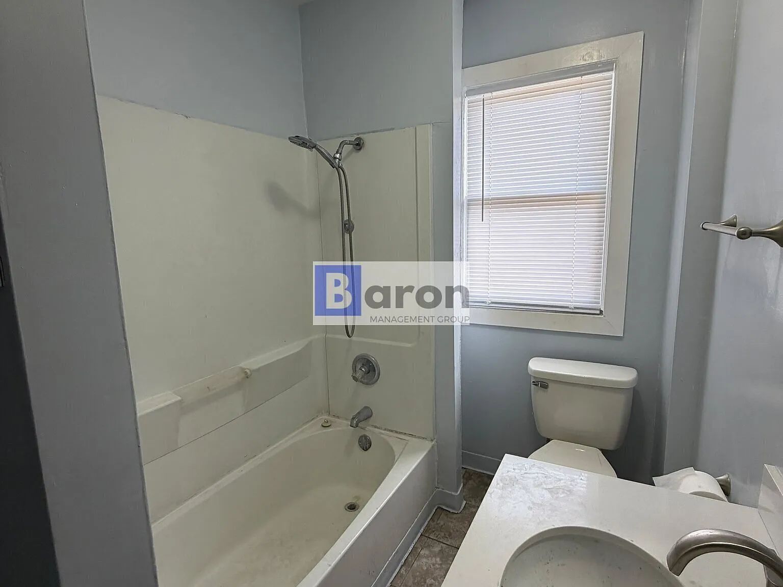 2513 Lawton — Photo 3