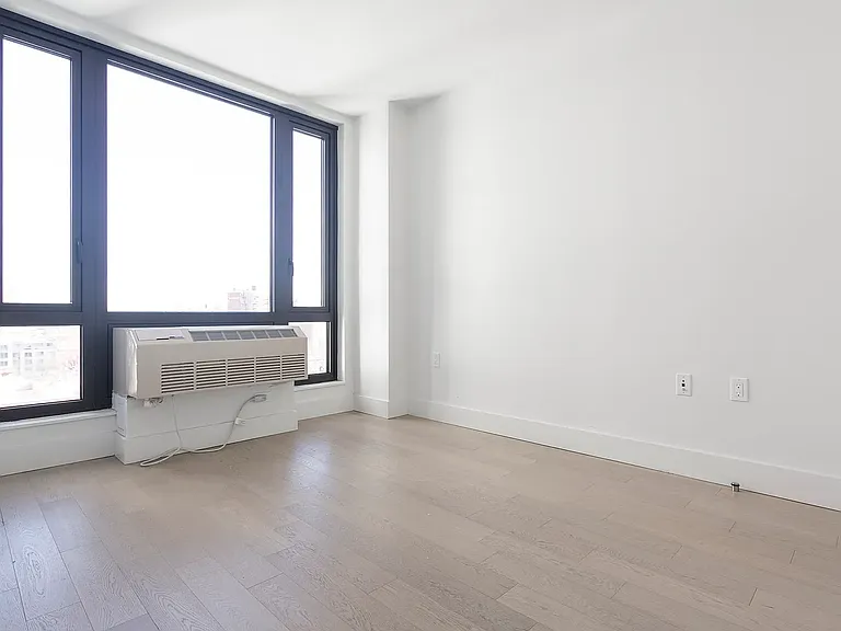 635 4th Ave #801 — Photo 4