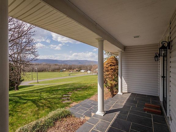 3rd image of 16540 Stoney Lea Ln