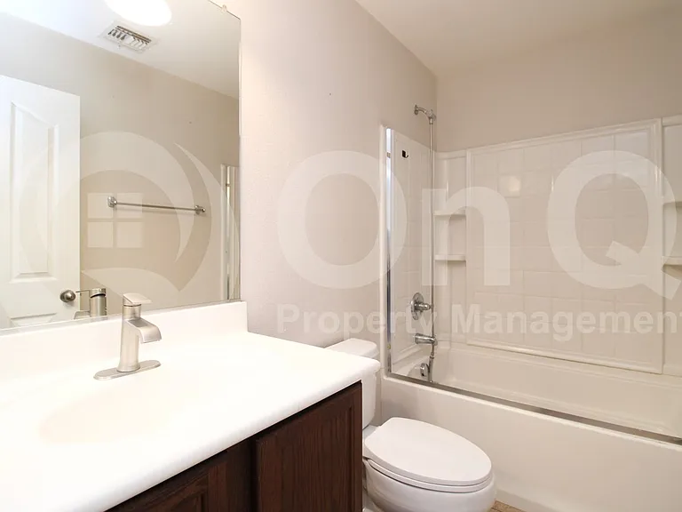 7644 S 64th Ln — Photo 14
