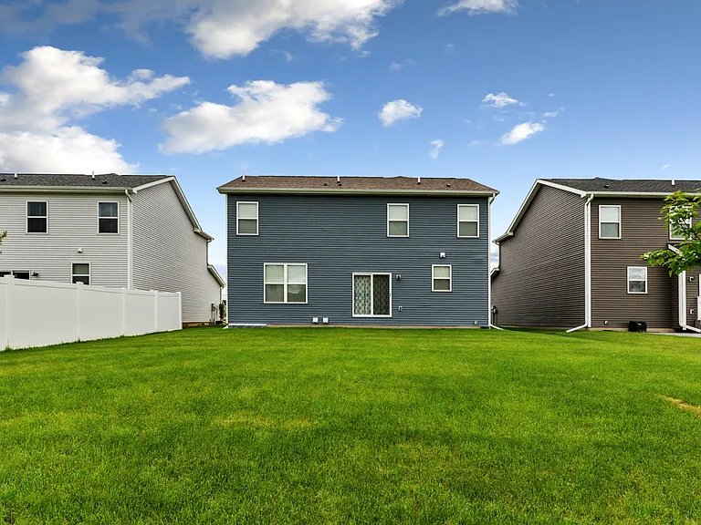 18109 Glacier Way — Photo 35