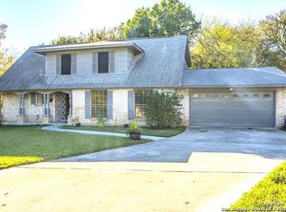 102 Oak Cir, Universal City, TX 78148