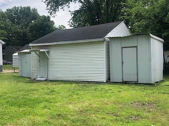 Detached 1.5 Garage