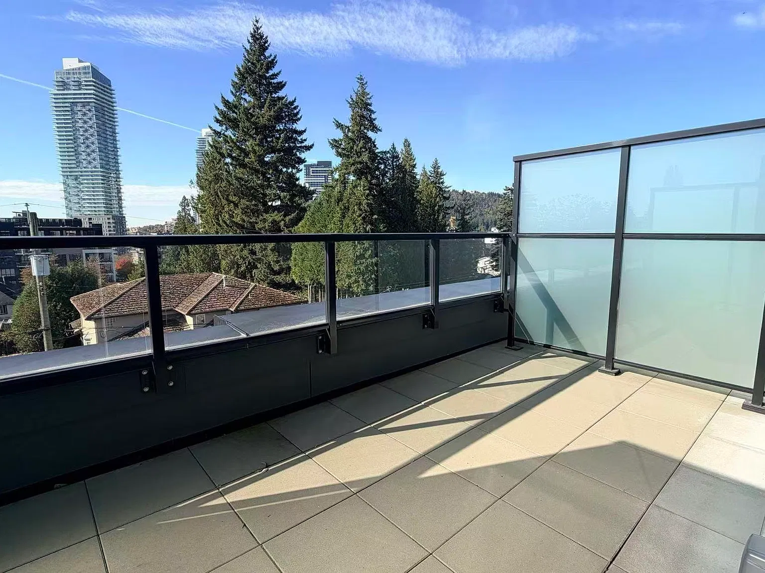 3 bed, 1321 sqft, $3,600 — Photo 2