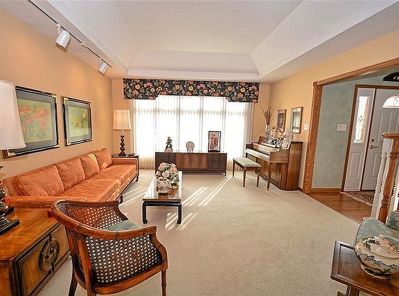 4th image of 17332 Deer Point Dr