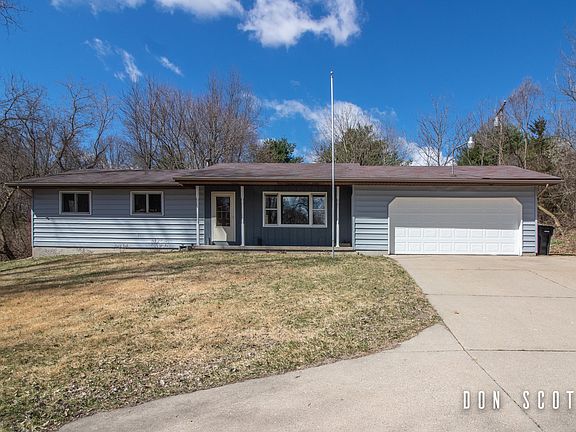 2nd image of 5051 Pine Island Dr NE