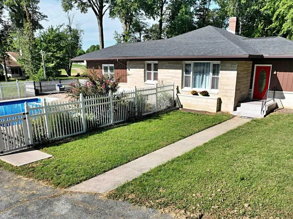 7 Magnolia Dr, Washington, IN 47501