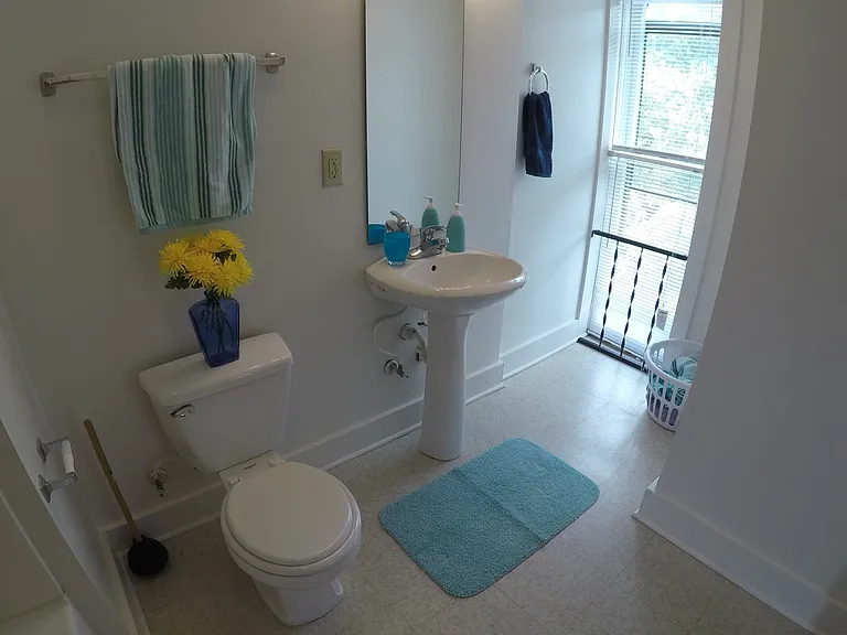 220 S 6th St (Maison de Ville) — Photo 26