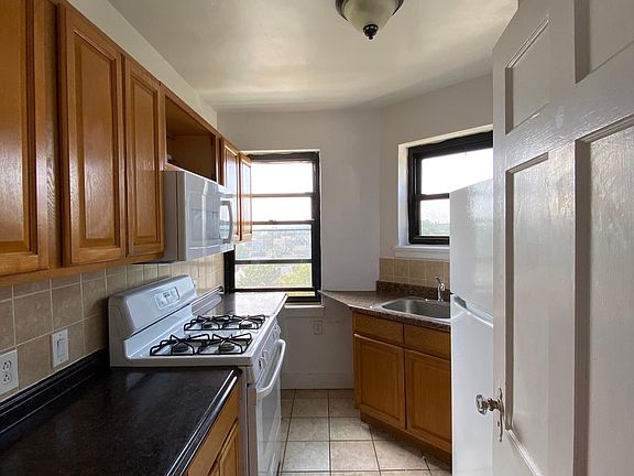 4th image of 65 Wesley Ave APT 5A