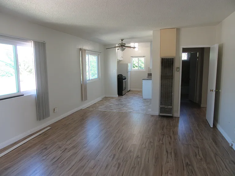 3008 S West View St #1/2 — Photo 5