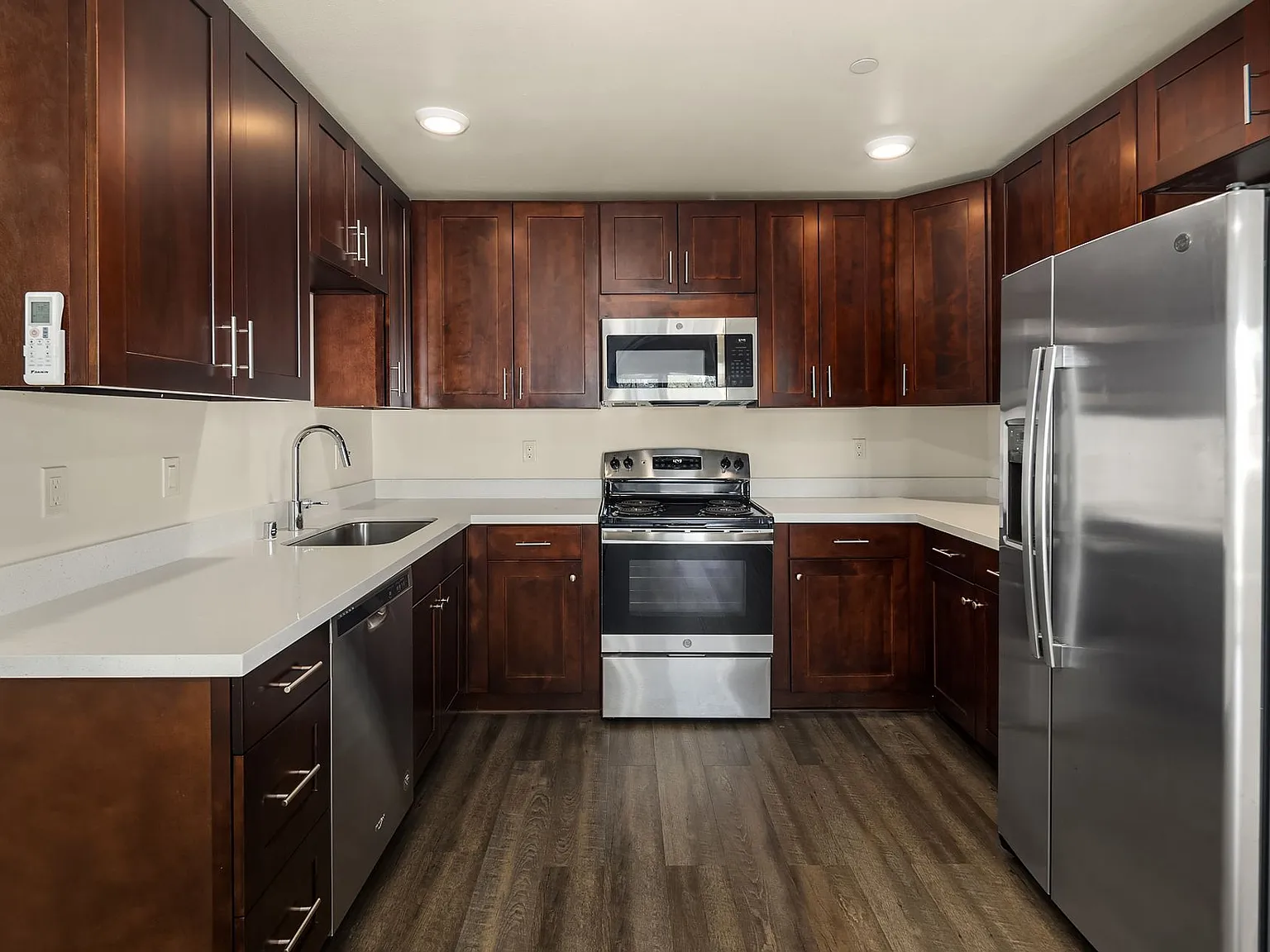 The Lake Apartments — Photo 3