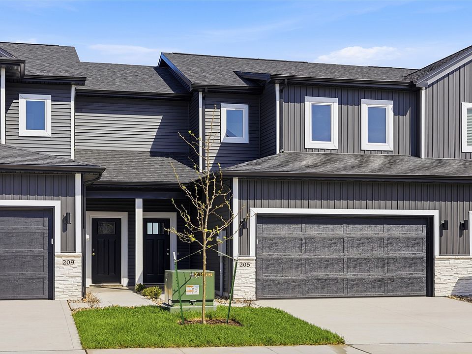 1st image of 205 NE Doe Pointe Ln