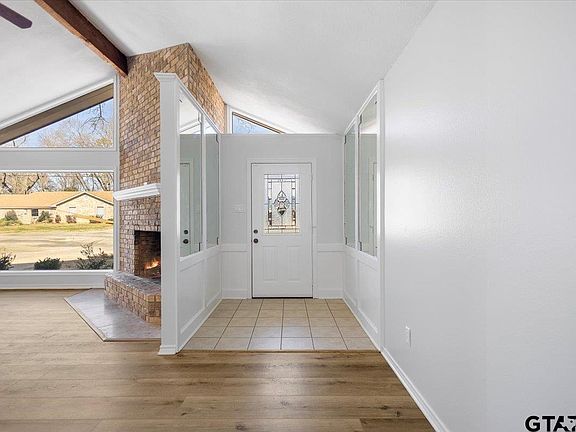 4th image of 1008 Corey Dr