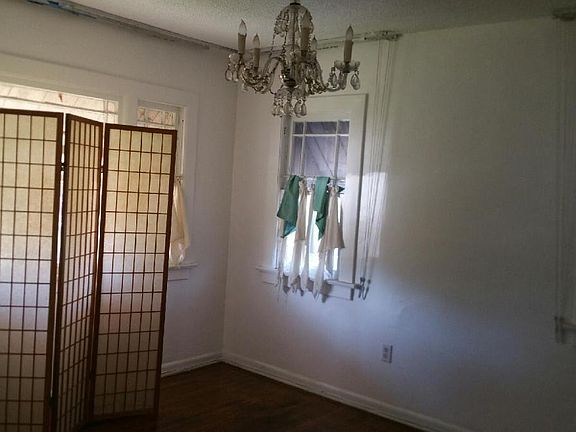 3rd image of 217 W 118th Pl