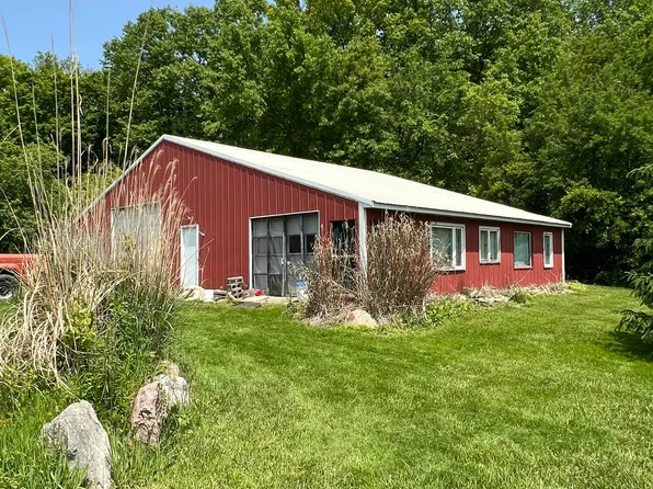 7530 Warren Woods Rd, Three Oaks, MI 49128