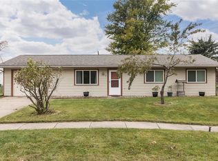 855 Prairie Ridge Rd, North Liberty, IA 52317
