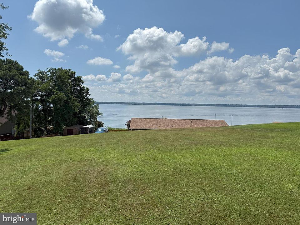 1st image of 421 Overlook Dr