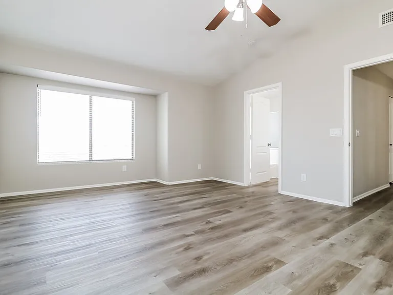 15853 W Diamond St — Photo 10