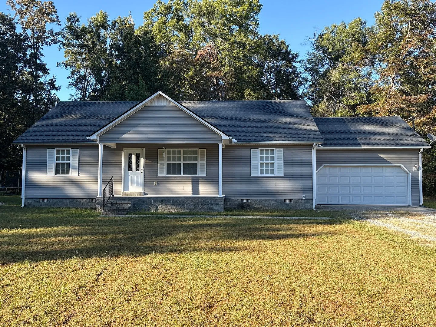 3 Bedroom Home in Convenient Manchester Location... — Photo 1