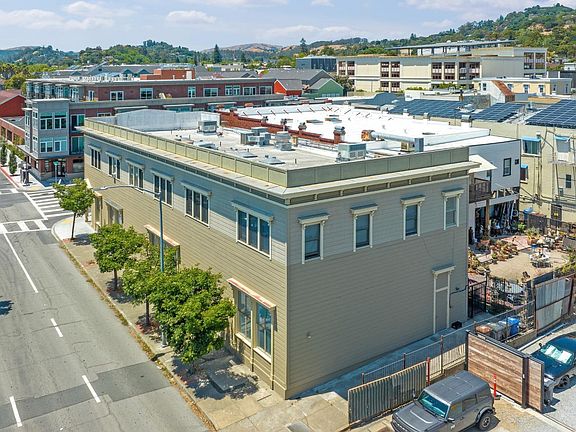 4th image of 802 B Street