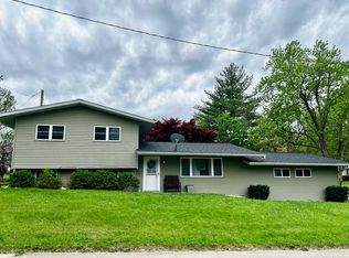 72 Edgelea Dr, Clinton, IL 61727