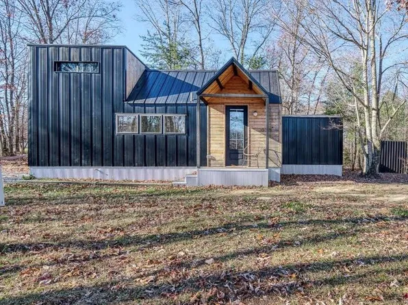 136 Ridge Ln, Monterey, TN 38574