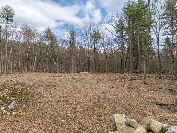 5th image of 98 Meadow Rd