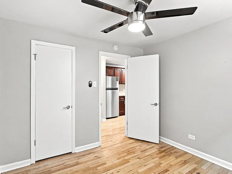 Logan Terrace — Photo 17