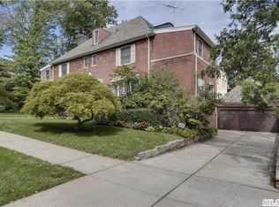 82-05 Beverly Rd, Kew Gardens, NY 11415