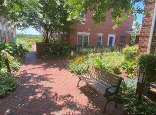 2256 S Garfield St #11, Arlington, VA 22206