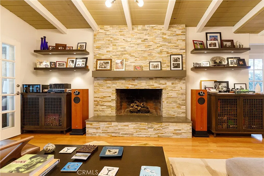 3 bed, 2140 sqft, $5,495 — Photo 3