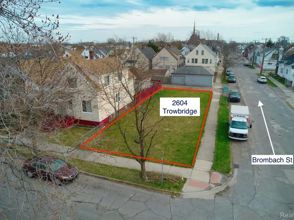 2604 Trowbridge St, Hamtramck, MI 48212